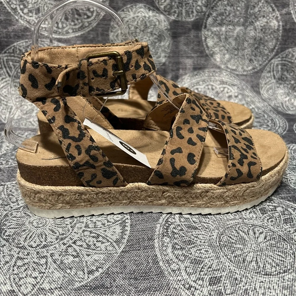 Universal Thread Tan Leopard Espadrille Sandals